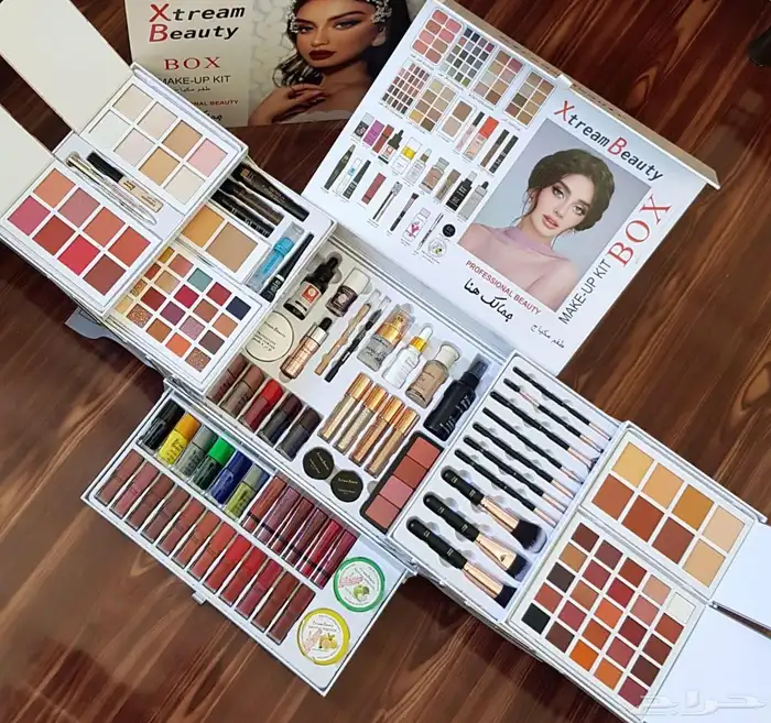 طقم مكياج مميز 22