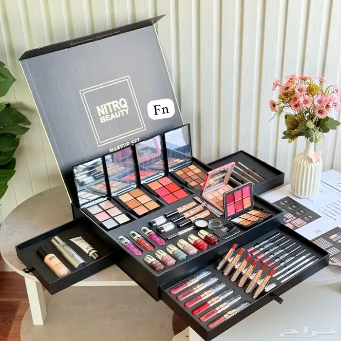 طقم مكياج مميز 16