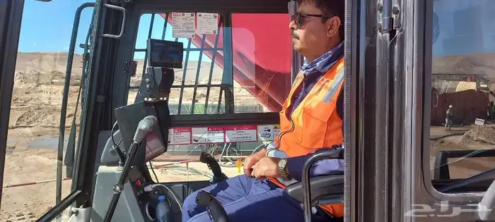 كرين مجنزر 150 طن عدد 3 حبات 2023 12