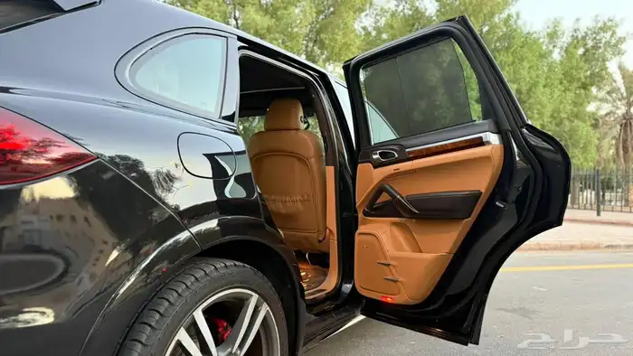 بورش كايينV8 33