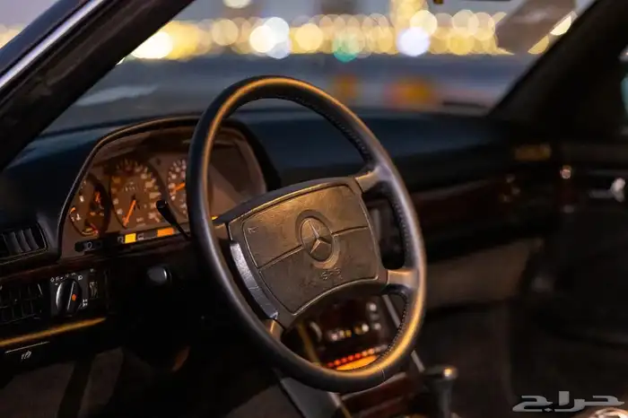 للبيع مرسيدس كوبيه 560 36