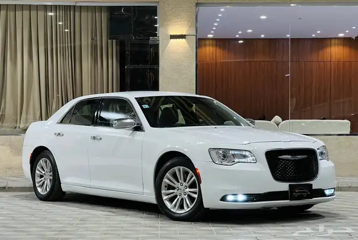 كرايزلر 2018 C300 V8 (بحالة ممتازة) 1