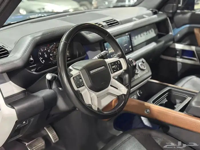 ديفندر HSE V6 موديل 2020 الناغي على الضمان 17