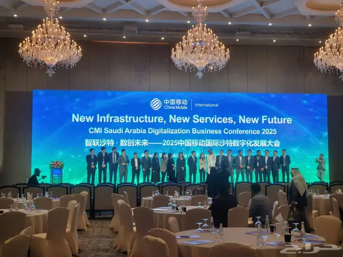 شاشات تفاعلية طولية وعرضية للبيع واجار و شاشات LED 6