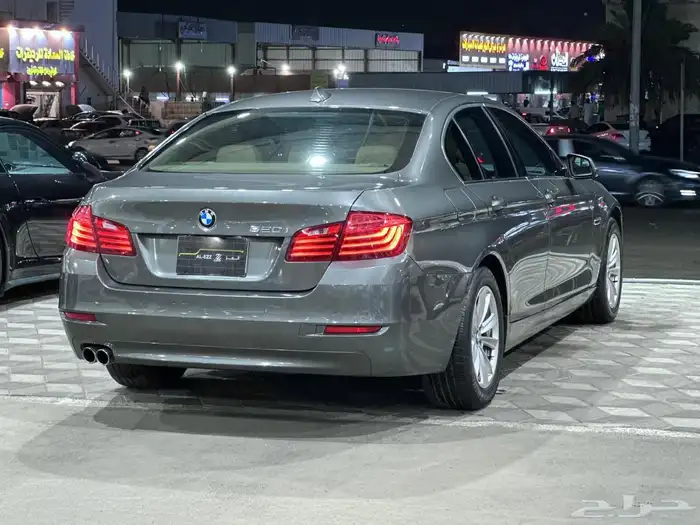 بي ام دبليو i520 موديل 2015 3