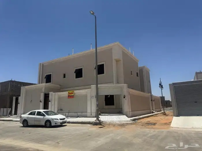 فيلا مع شقه للبيع شرق الاسكان 8