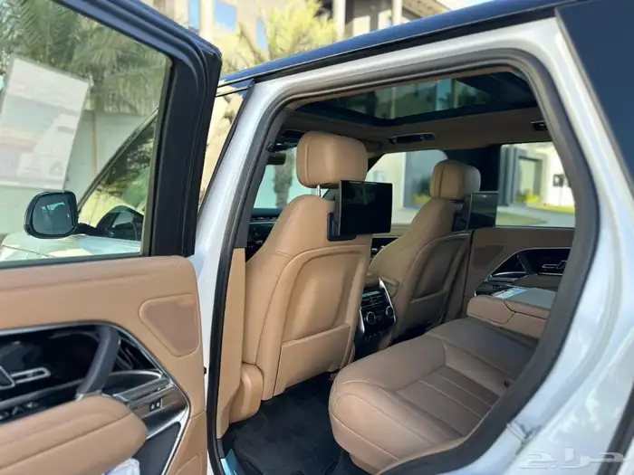 رنج روفر HSE 2024 ناغي على الضمان والصيانة شبه جديد 17