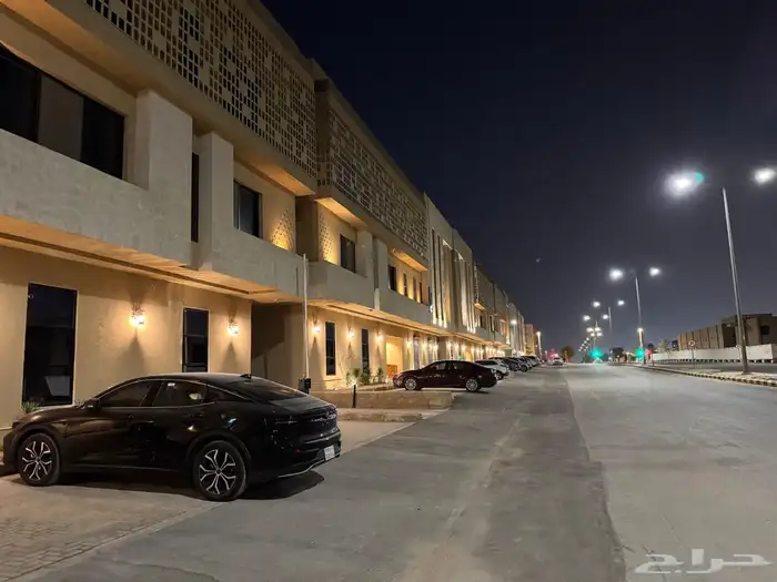 شقة للإيجار حي عرقة 10