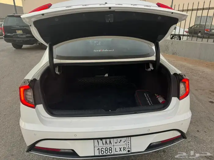 للبيع   نوع السيارة  سوناتا موديل السياره 2023 4