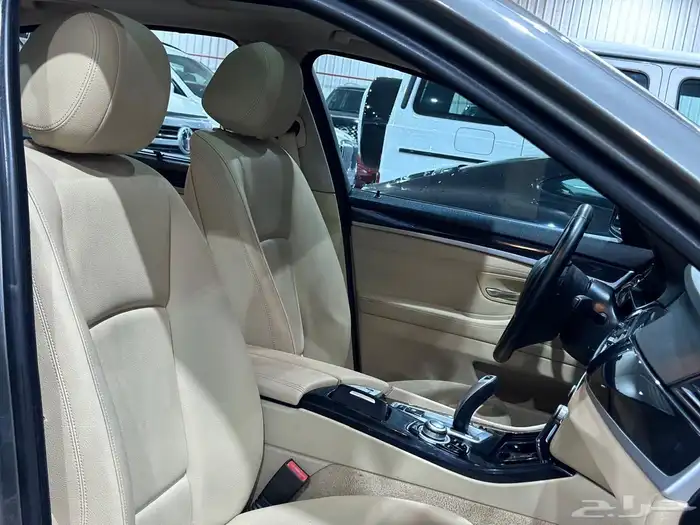 بي ام دبليو i520 موديل 2015 13