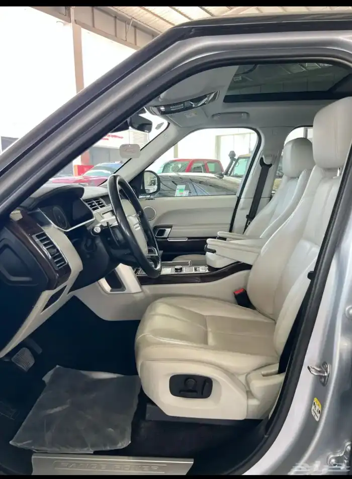 رنج روفر 2017 سعودي HSE ماشي 233 الف 8