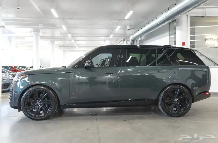 رنج روفر P530 2023 لون مميز 3