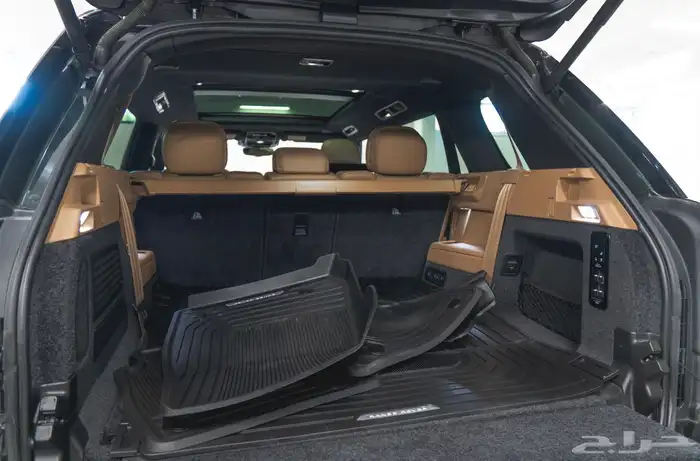 رنج روفر P530 2023 لون مميز 14