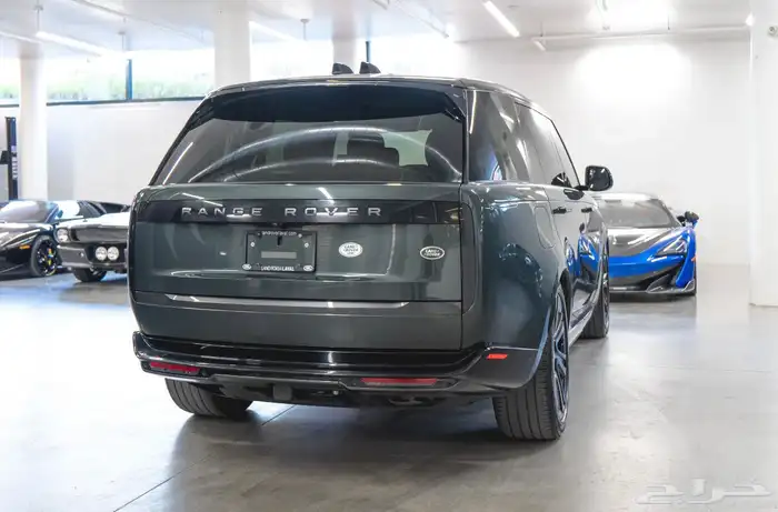 رنج روفر P530 2023 لون مميز 13