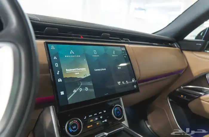 رنج روفر P530 2023 لون مميز 8