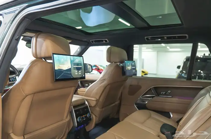 رنج روفر P530 2023 لون مميز 9