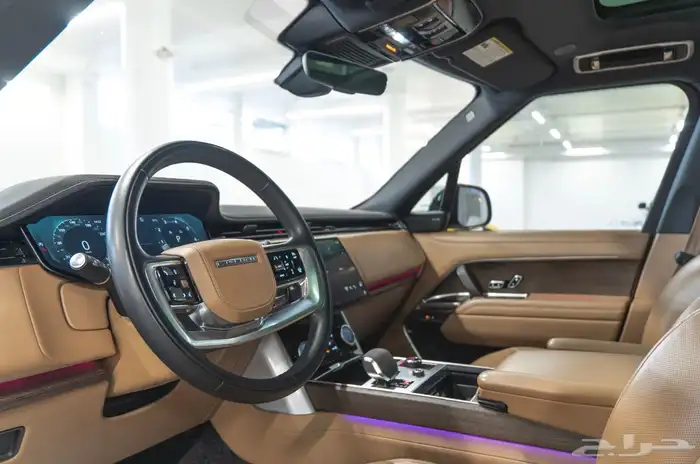 رنج روفر P530 2023 لون مميز 4