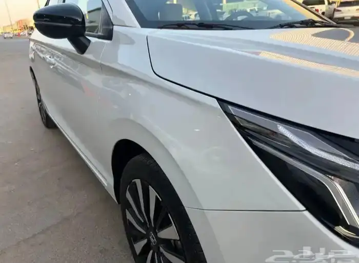 أكورد city 2024 أبيض LX Sport 2