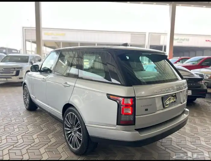 رنج روفر 2017 سعودي HSE ماشي 233 الف 3