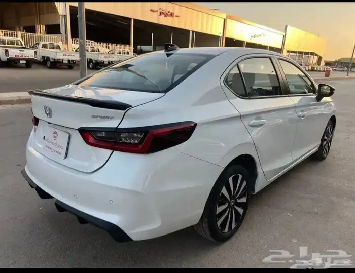 أكورد city 2024 أبيض LX Sport 6