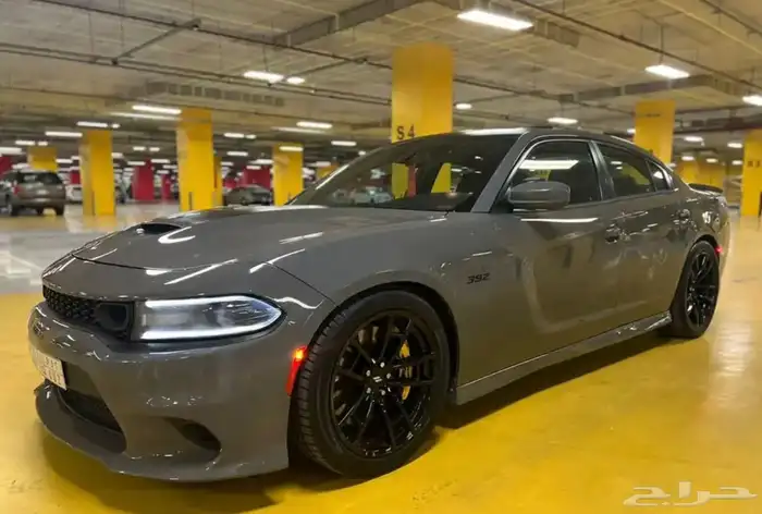 للبيع دوج تشارجر SRT وكالة 4