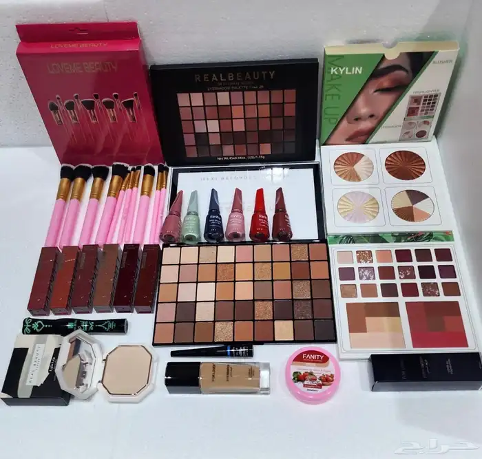 طقم مكياج مميز 9