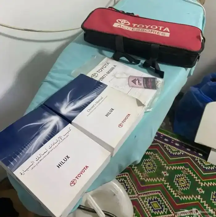 كتالوجات تويوتا هايلوكس للبيع 0