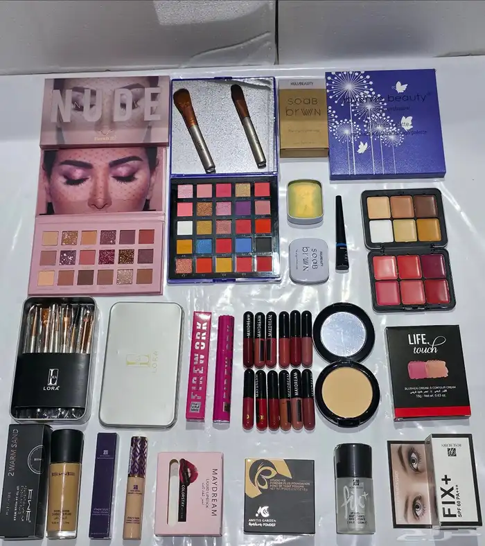 طقم مكياج مميز 10