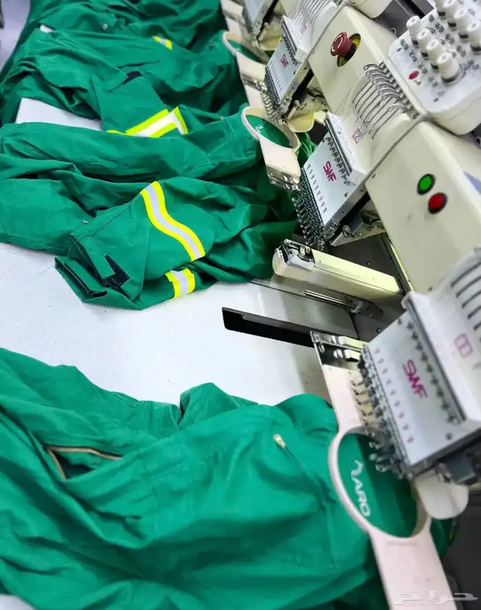 تفصيل الزي الموحد وتطريز الشعارات بجودة عالية 93