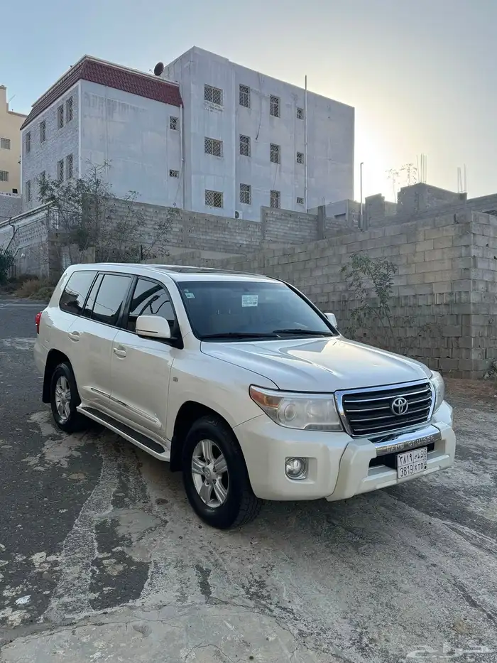 لاندكروزر 2011 3