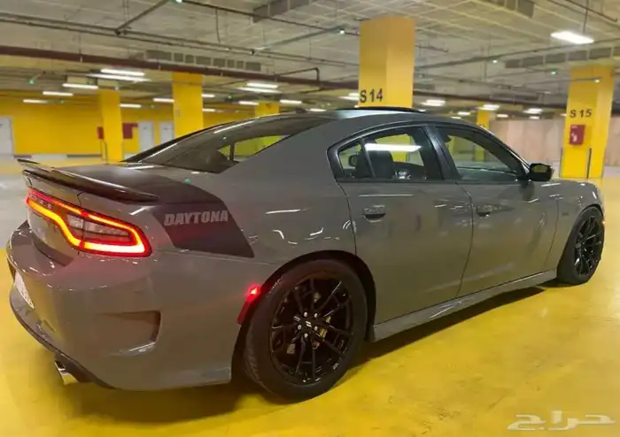 للبيع دوج تشارجر SRT وكالة 1