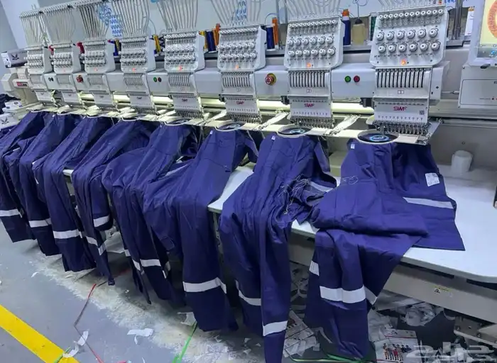 تفصيل الزي الموحد وتطريز الشعارات بجودة عالية 91