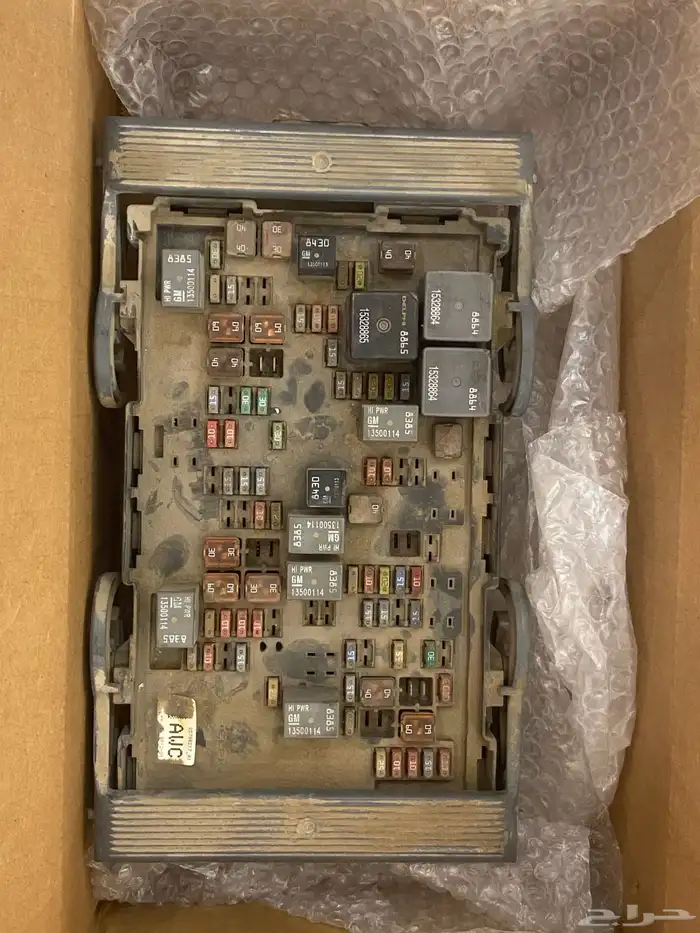 علبة فيوزات تاهو LTZ 2012 1