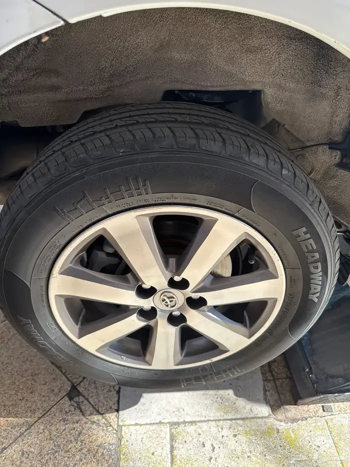 للبيع جنوط تويوتا كورلا مقاس 15 كفرات نص عمر 1