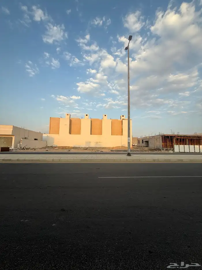 للبيع ارض تجارية في مخطط النبلاء م500 شارع 30م 5