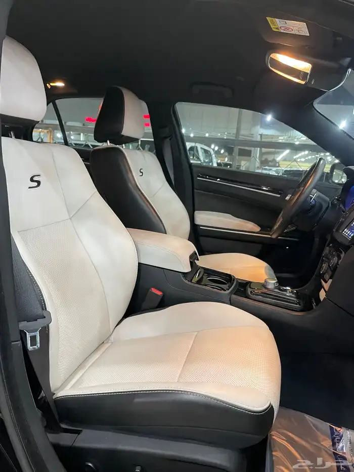 كرايسلر 300S موديل 2021 فل كامل 10