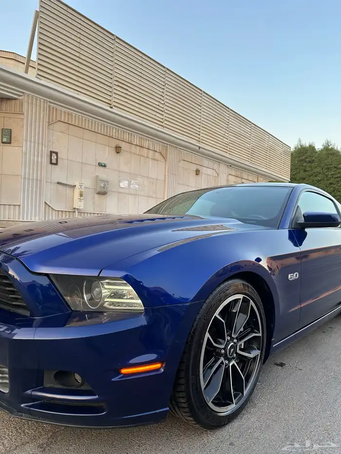 2013 موستنج 5.0 قير عادي فل بانوراما داخلي احمر 1