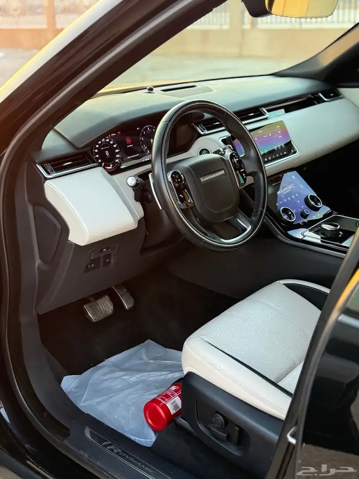 رنج روفر فيلار 9