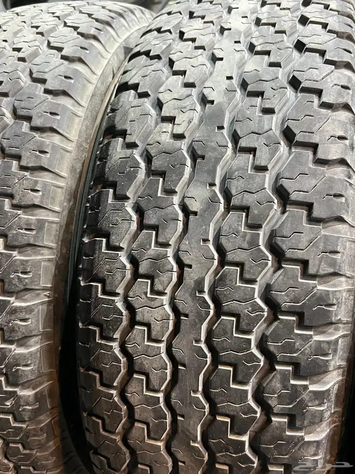 جنوط   رفرف مع كفرات دنلوب مقاس 275 70 16 تاريخ 21 44