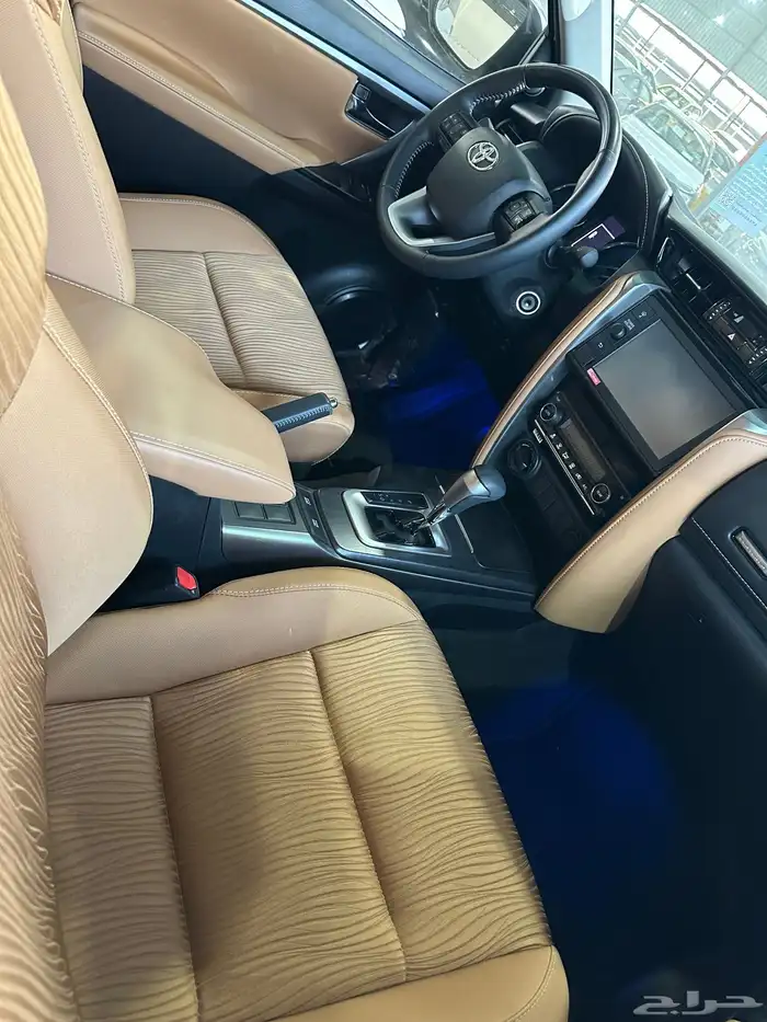 فورتشنر VX بنزين V6 العداد ( 7954 كيلو فقط ) موديل 2021 37