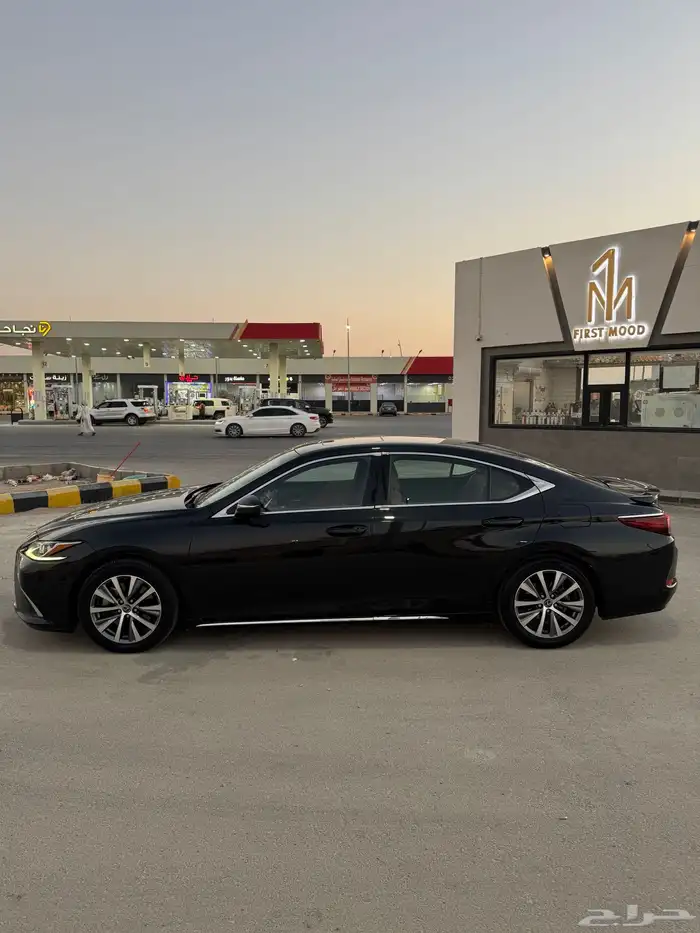 لكزس ES350 2020 3