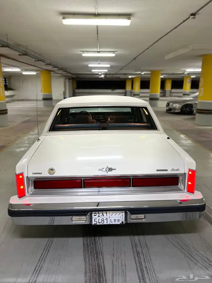 لينكون تاون كار 1983 مخزن كلاسيك سعودي وكالة ( تم البيع ) . 19