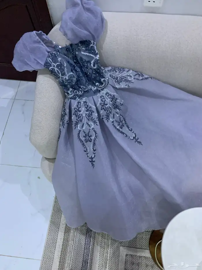 فستان للبيع انلبس مره وحده 2