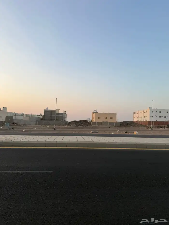 للبيع ارض تجارية في مخطط النبلاء م660 خلف خلاف بعد محطة نفط 23