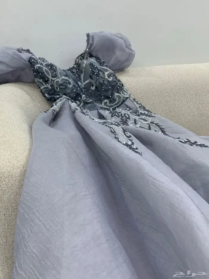 فستان للبيع انلبس مره وحده 11