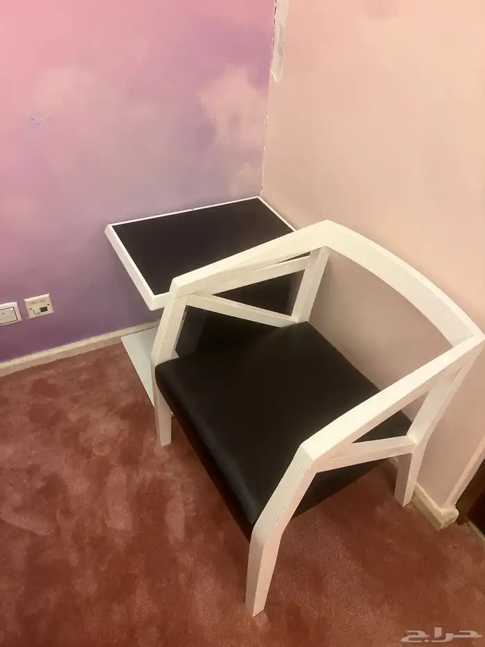 غرفة نوم مودرن خشب ماليزي نظيفة جدا 3