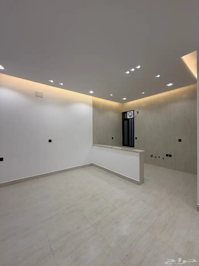 للبيع ارواف علويه وشقق ارضيه تشطيب VIP ف احد رفيده 45