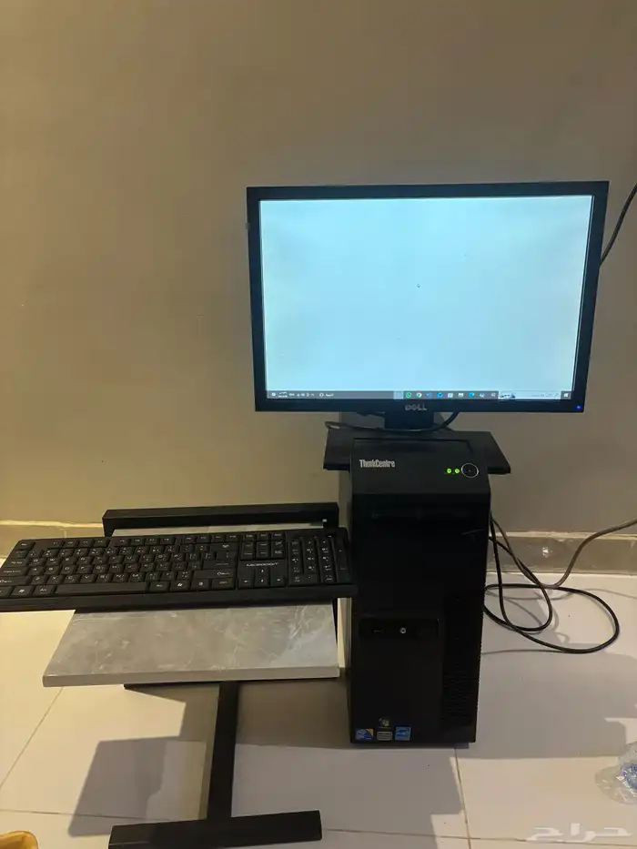 كمبيوتر مكتبي معه كيبورد والماوس 0