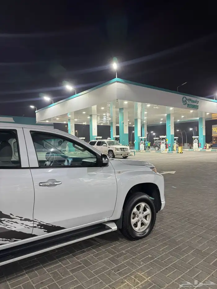 موسبيشي L200 14