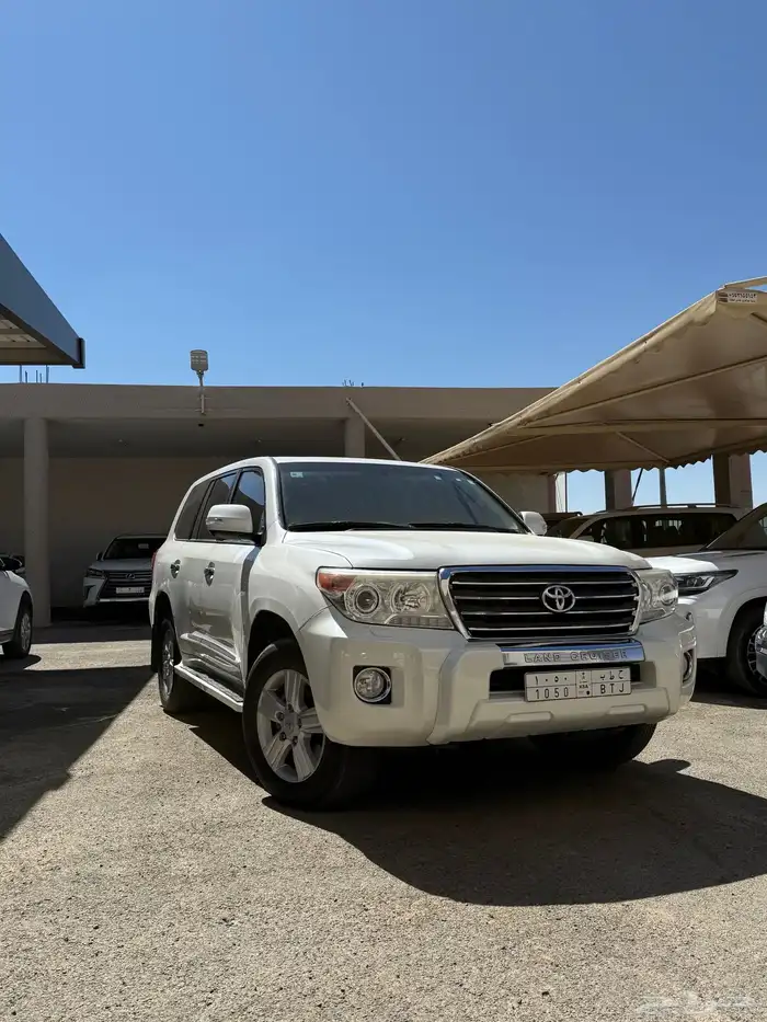 صالون لاندكروزر GXR 2014 0